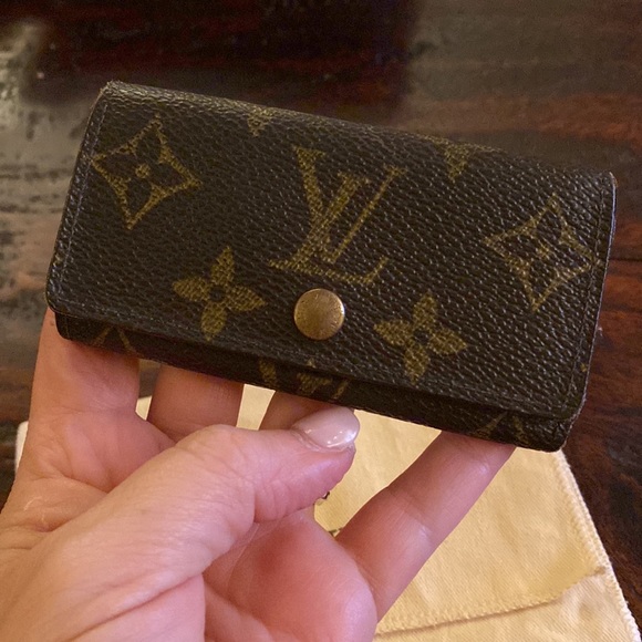 Vintage Louis Vuitton Leather Key Case with Dust Bag - Picture 2 of 10